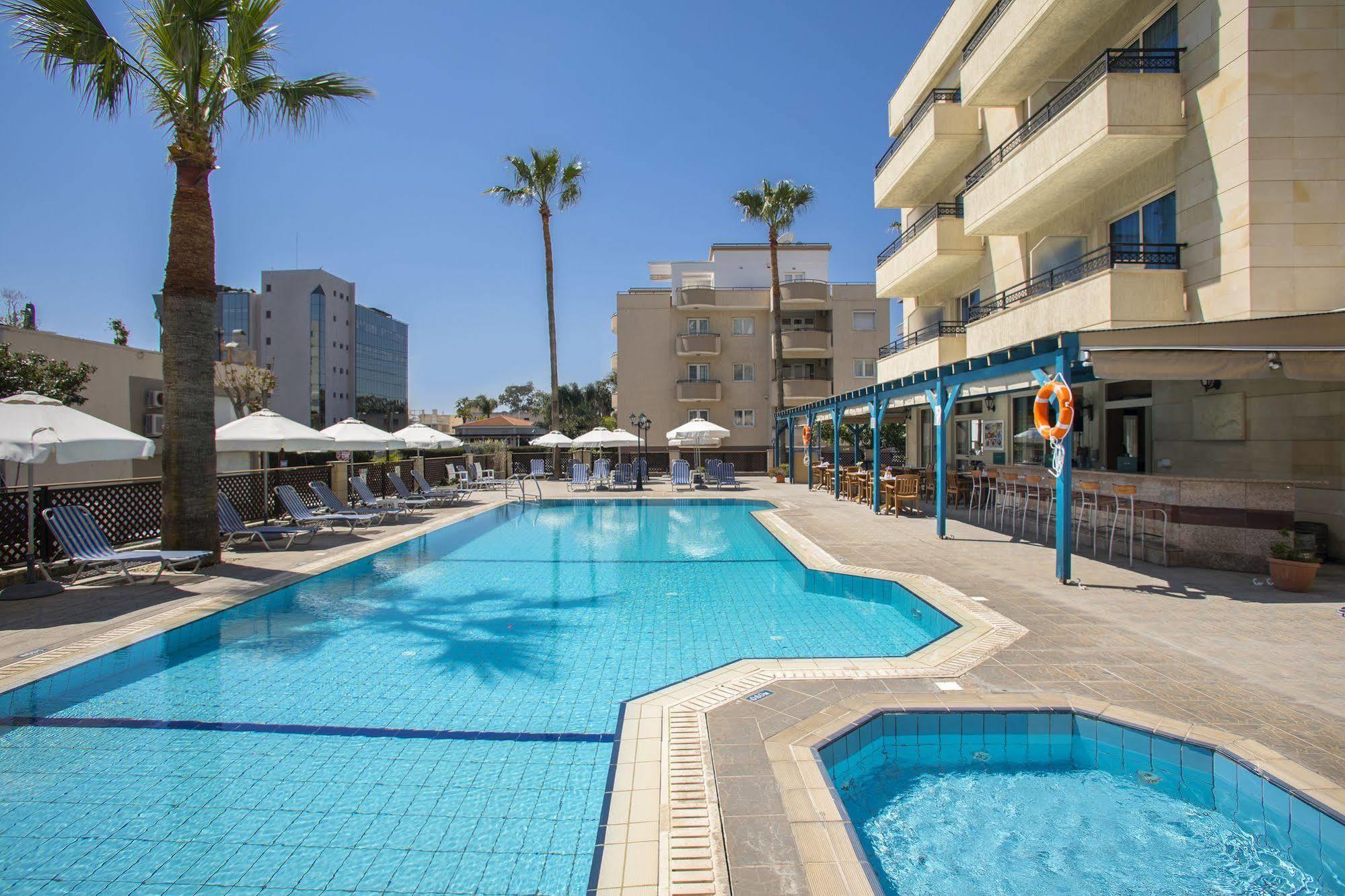 Kapetanios Limassol Hotel Exterior foto