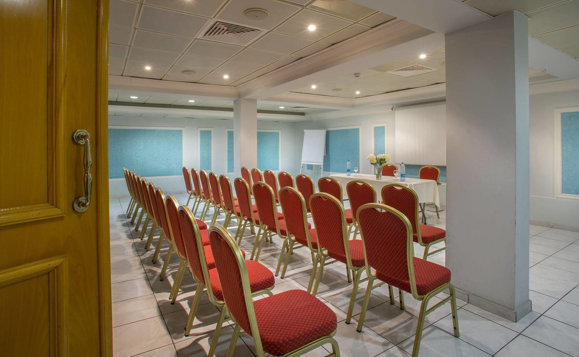 Kapetanios Limassol Hotel Exterior foto