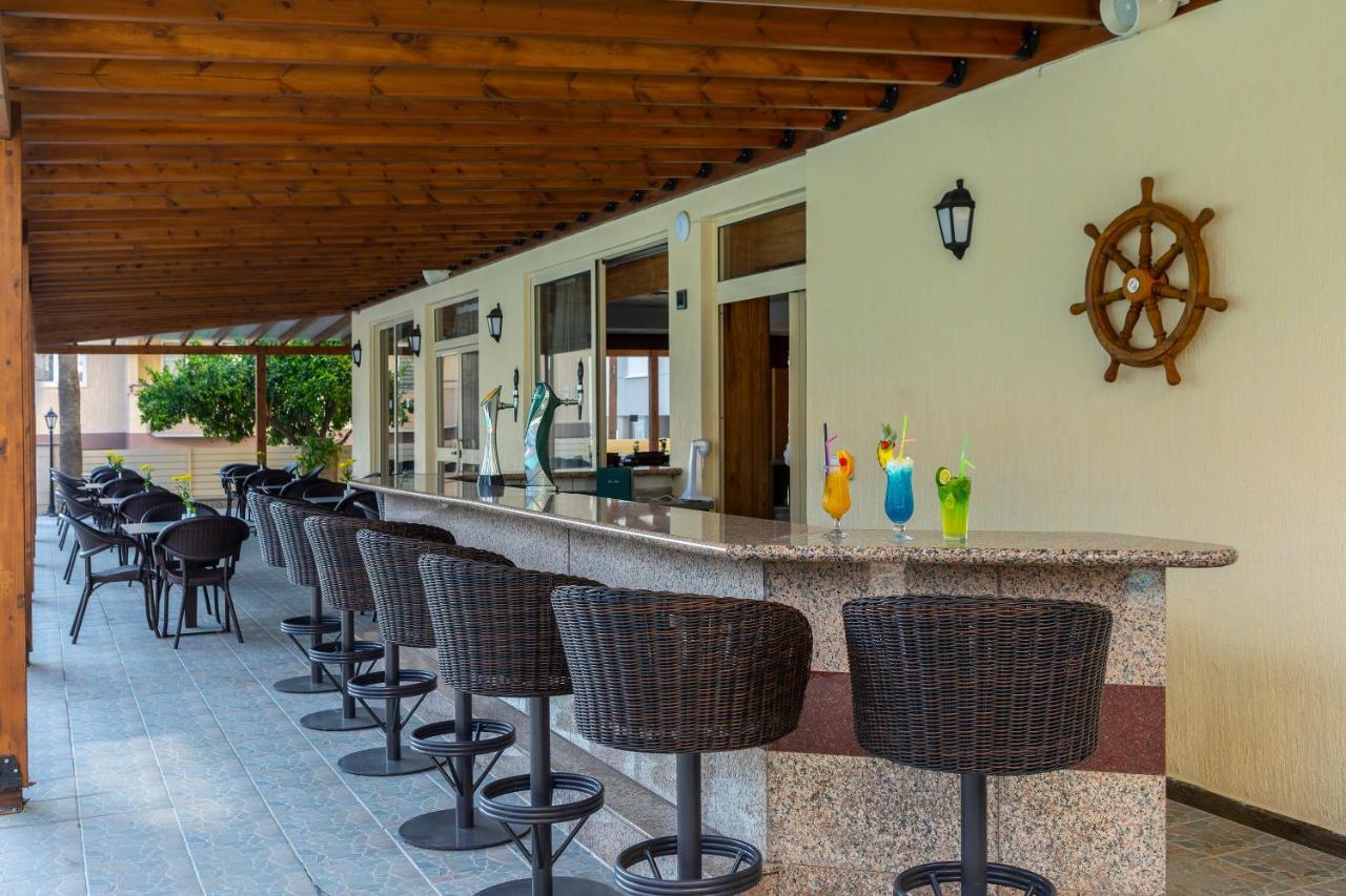 Kapetanios Limassol Hotel Exterior foto